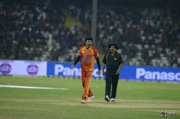 CCL 5 Telugu Warriors vs Bengal Tigers Match Photos
